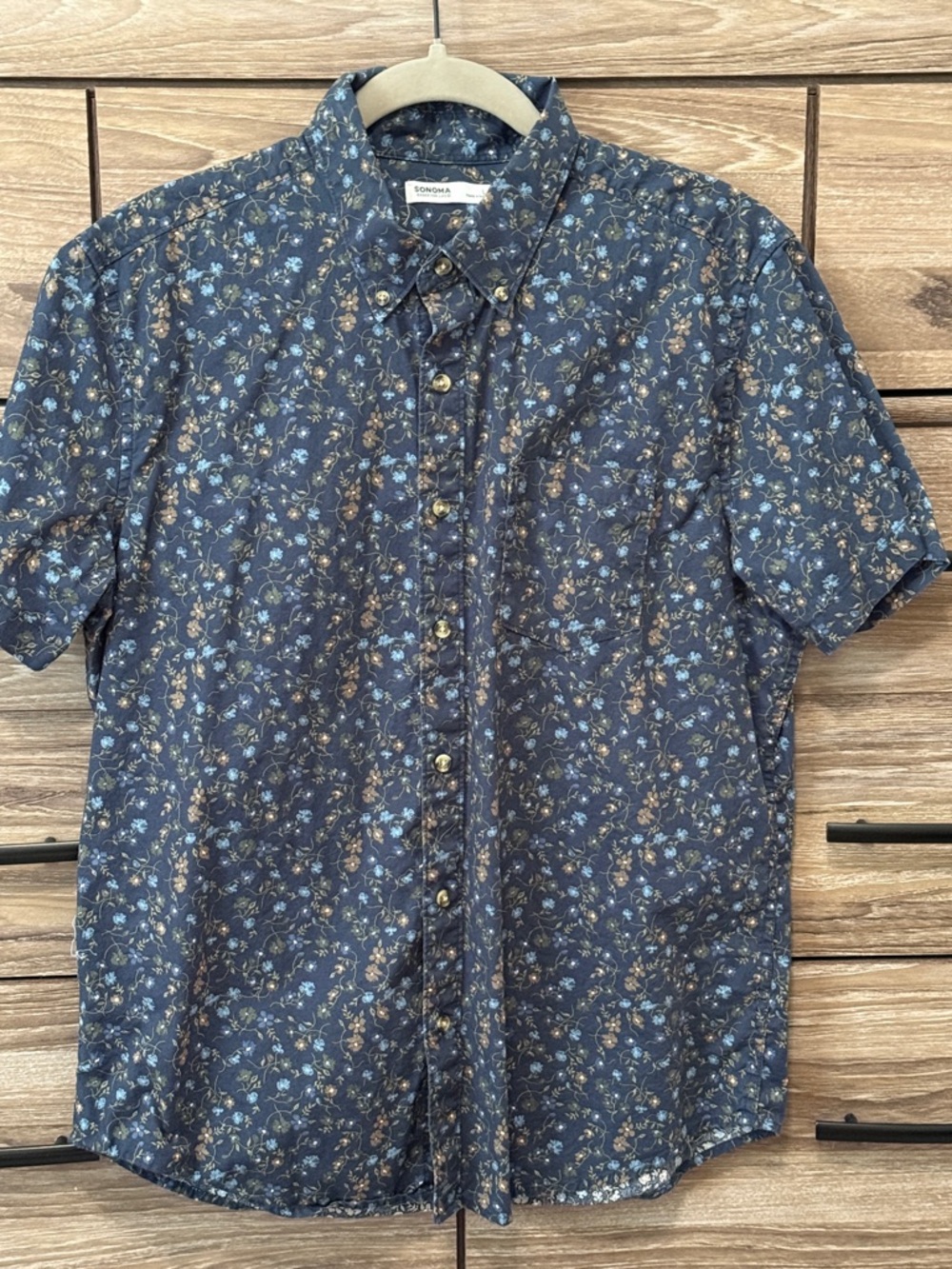 Sonoma Short-Sleeve Button-Down Shirt Size Large Navy Blue Floral Pattern